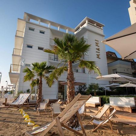 Miami Suite Hotel Bellaria-Igea Marina Exteriör bild