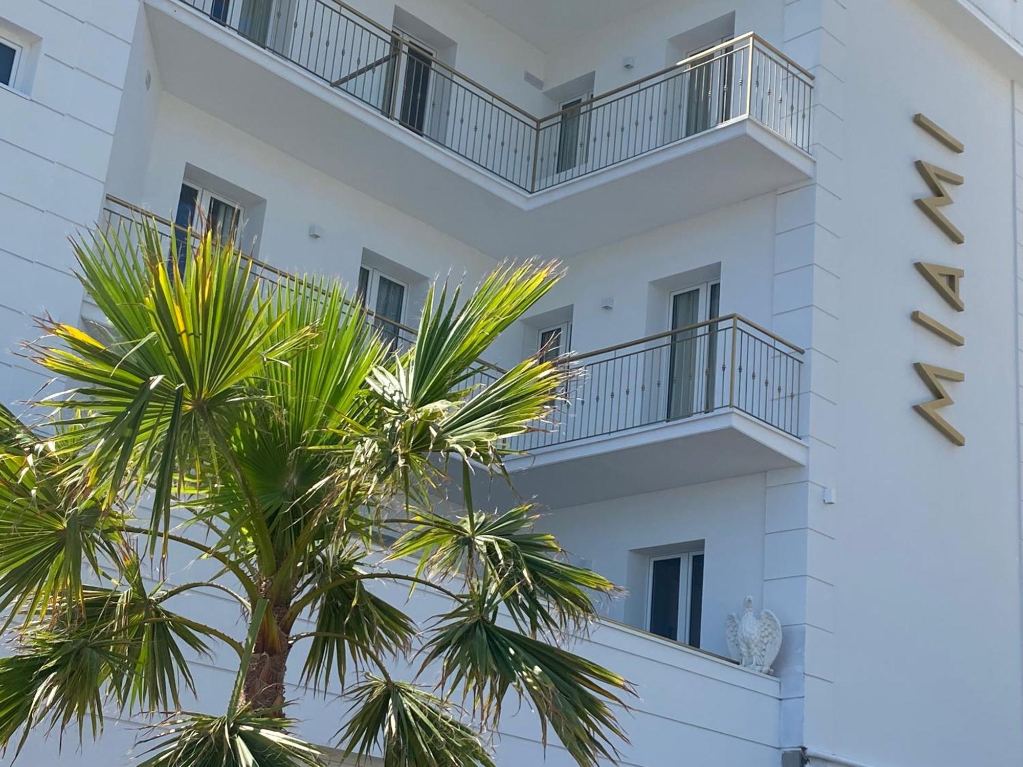 Miami Suite Hotel Bellaria-Igea Marina Exteriör bild