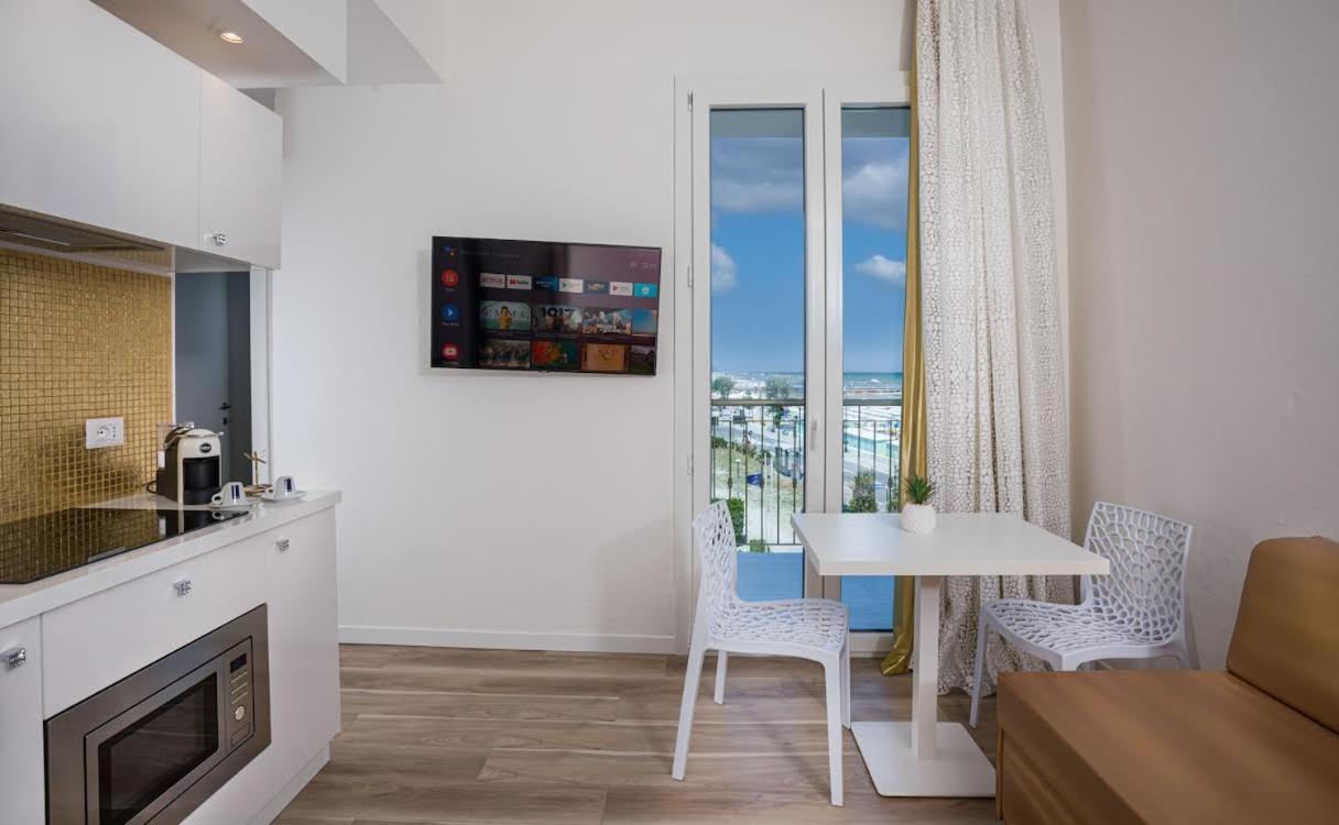 Miami Suite Hotel Bellaria-Igea Marina Exteriör bild