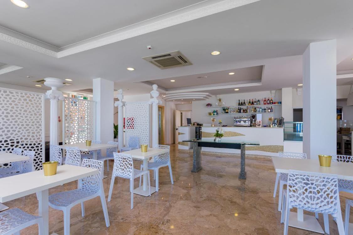 Miami Suite Hotel Bellaria-Igea Marina Exteriör bild