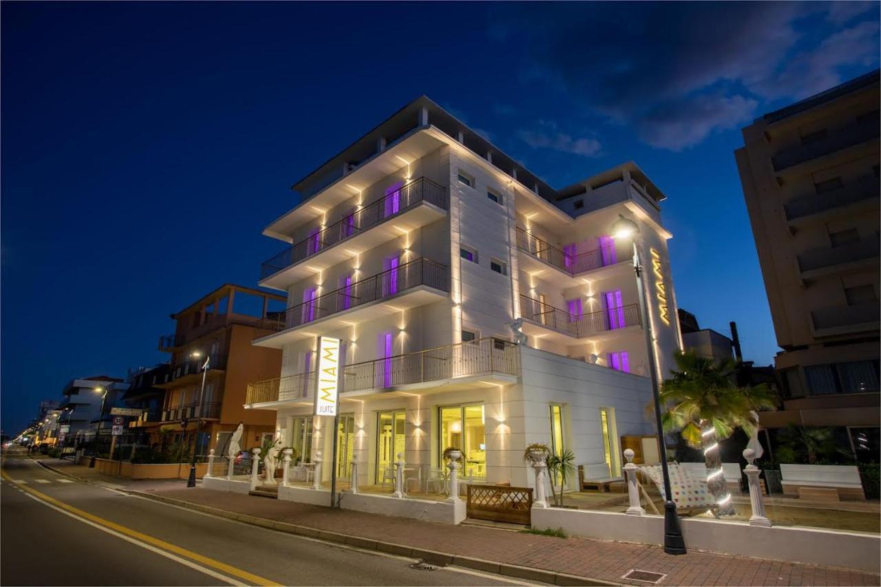 Miami Suite Hotel Bellaria-Igea Marina Exteriör bild